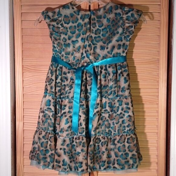 Youngland Dress - Picture 4 of 8